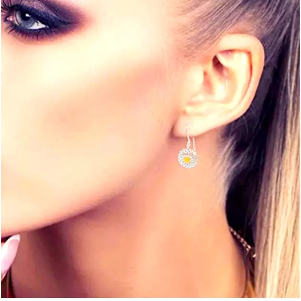 New Beautiful Daisy Flower Earrings